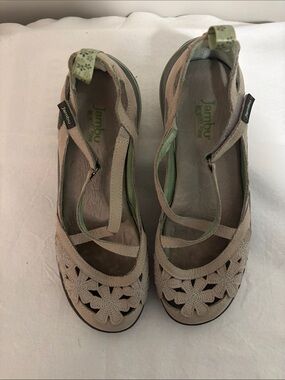 Jambu Women's Size 8 Taupe Floral Cutout Mary Jane Flats
